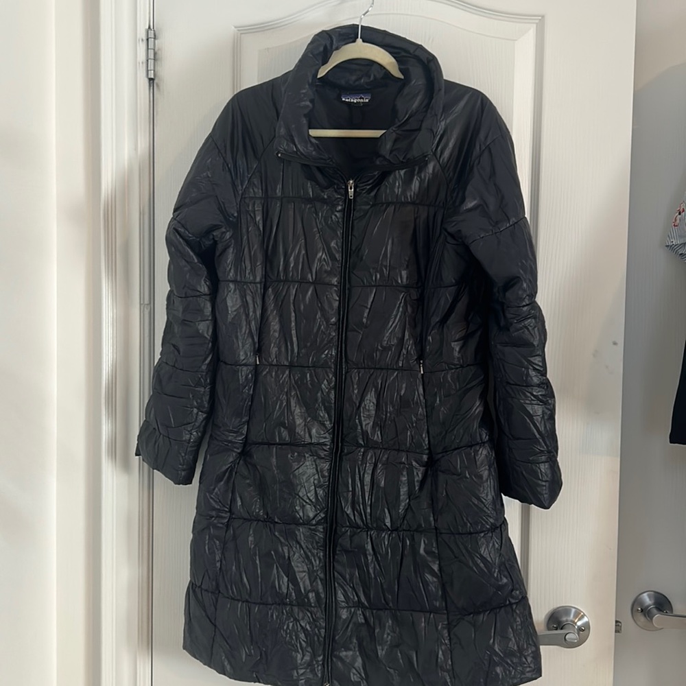 Patagonia Long length puffer winter jacket, dark blue